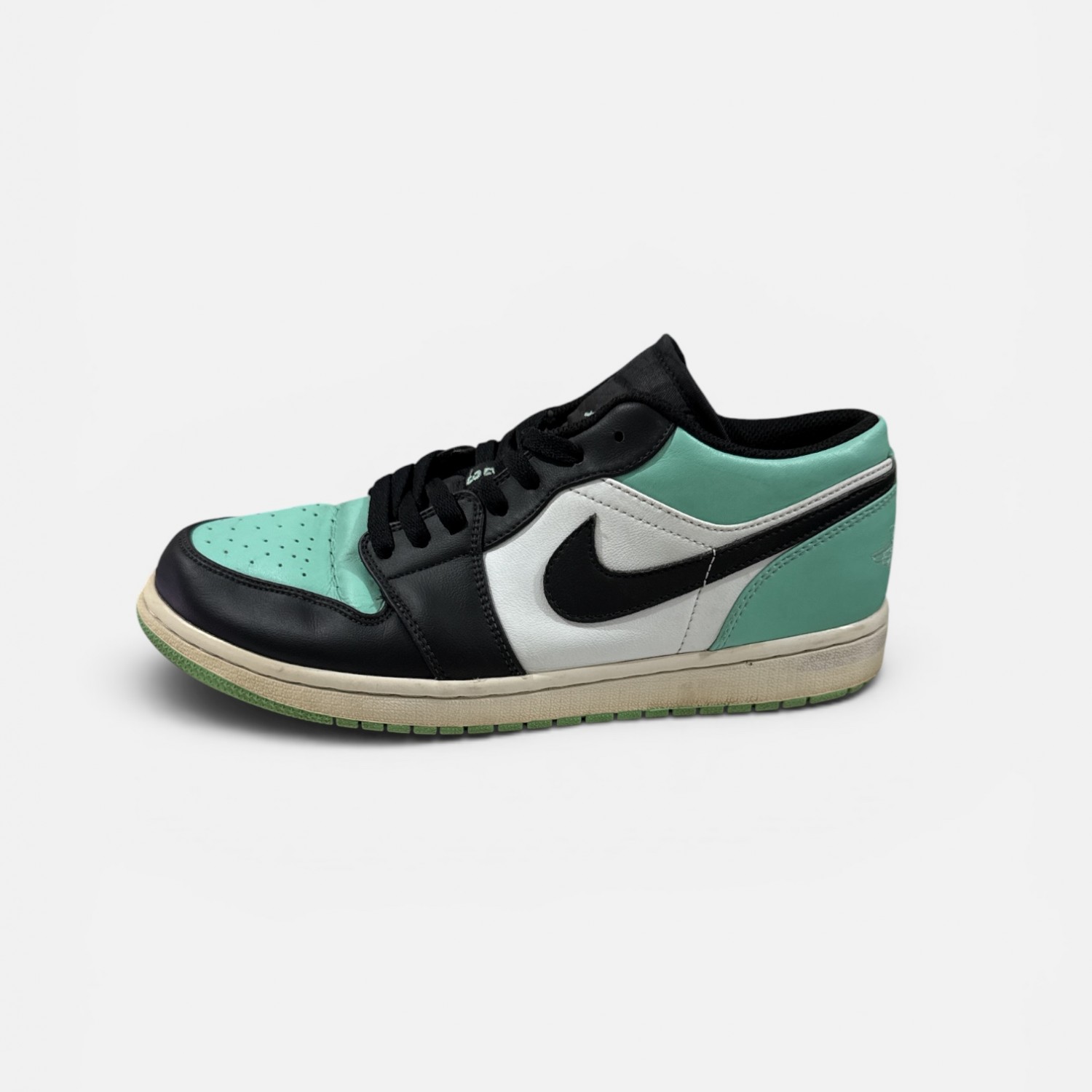 Air Jordan 1 Low “Tropical Twist” / Pre-Owned